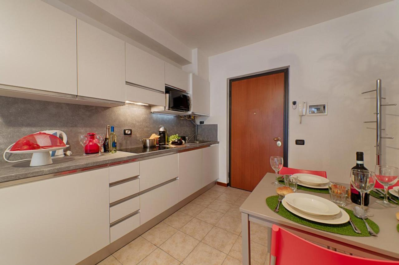 Modern Lakefront 2-Bedroom Apartment Acquaseria Exteriér fotografie